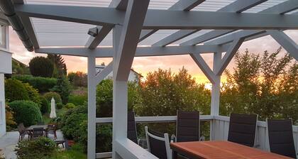 140qm, Boxspringbetten, eigener Garten, Sauna, 3 Flat-TV, ruhig