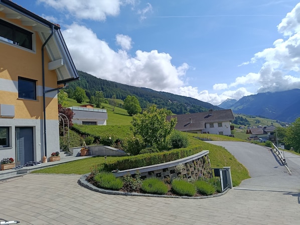 Property grounds - Guesthouse Michael in Navis am Brenner - Valley of Love (Navis)