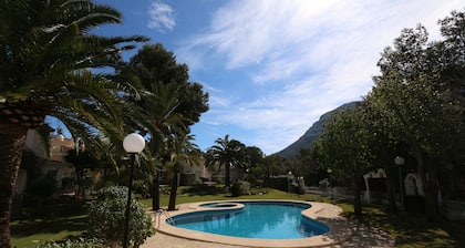 maison climatisée avec piscine - idéale vacances en famille - WIFI