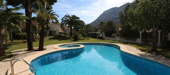 air-conditioned house with swimming pool - ideal family vacation - WIFI