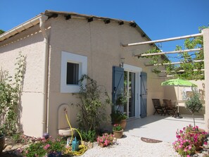 Terrace/patio - Cosy studio 2 pers.,  parking,  2 terraces,  wifi (Laroque-Des-Albères)