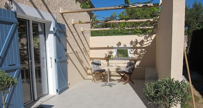 Studio douillet pour 2 pers., parking, 2 terrasses, wifi