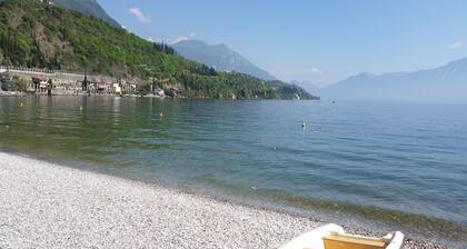 Modern apartment with Seepanoramablick in a quiet area with large infinity pool