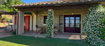 Romantic comfortable house with view upon the sea, dishwasher, washing maschine