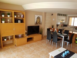 Dining - Villa Roque del Conde 3 with fantastic sea view, Terrace, Pool, Wifi, SAT-TV (Costa Adeje)