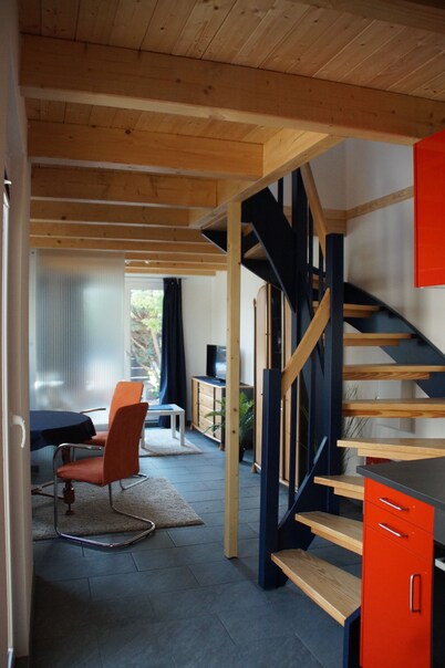 Living on three levels - 2.5 room semi-detached house with terrace and private access