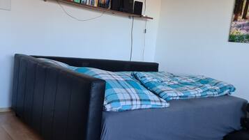 1 chambre, fer et planche Ă repasser, Wi-Fi gratuit, draps fournis