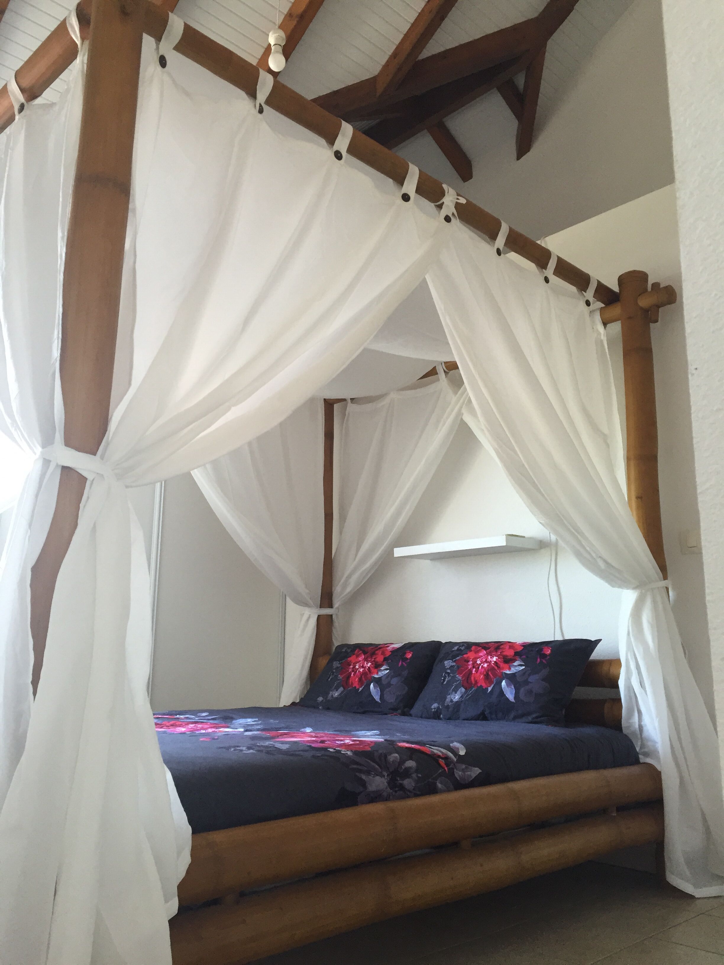 3 bedrooms, iron/ironing board, bed sheets