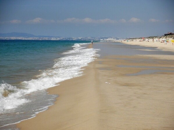 Beach nearby - Apartment with sea view (Costa de Caparica)