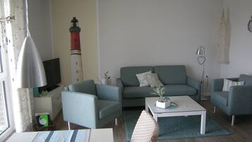 Flat-screen TV, stereo
