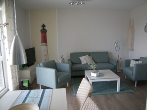 Flat-screen TV, stereo - Modern APARTMENT, superior equipment, free WiFi  (Wangerland)