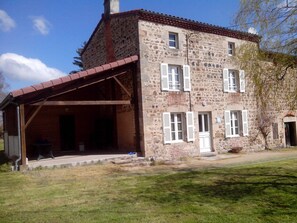 Exterior - Fully renovated rural cottage 6 people (Condat-Lès-Montboissier)