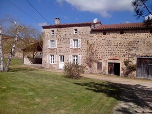 Exterior - Fully renovated rural cottage 6 people (Condat-Lès-Montboissier)