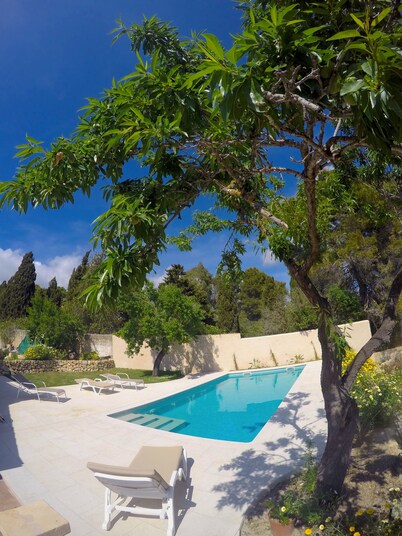 idílica casa con piscina