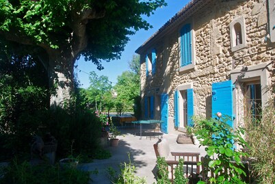 Superb farmhouse, tree house, swimming pool, billiard, trampoline, table football