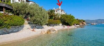 2-room apartment on the beach with garden for 5 people