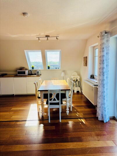 Beautiful vacation apartment with Baltic Sea view and balcony for 6 people
