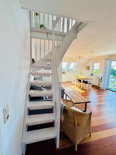 Schöne Ferienwohnung mit Ostseeblick und Balkon für 6 Personen