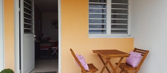 COLIBRI PAYS on the heights of fort de france fully equipped  