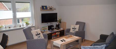 Smart TV, books, stereo