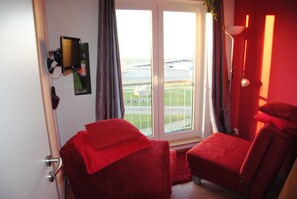 Fernseher, Kamin, DVD-Player, Bücher