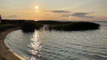 Am Strand, Liegestühle, Strandtücher