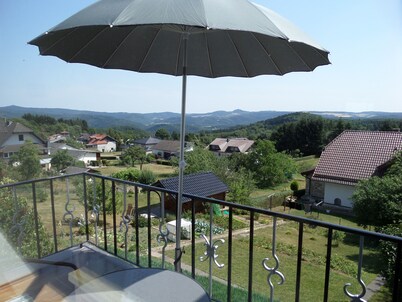 Reifferscheid Hocheifel apartamento con una hermosa vista. Nürburgblick.