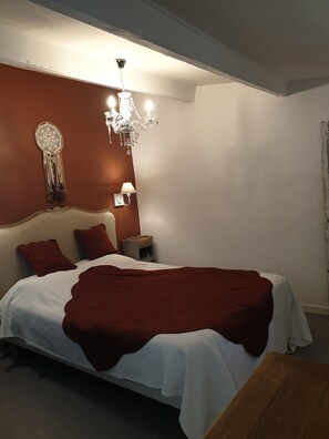 1 bedroom, iron/ironing board, free WiFi, bed sheets