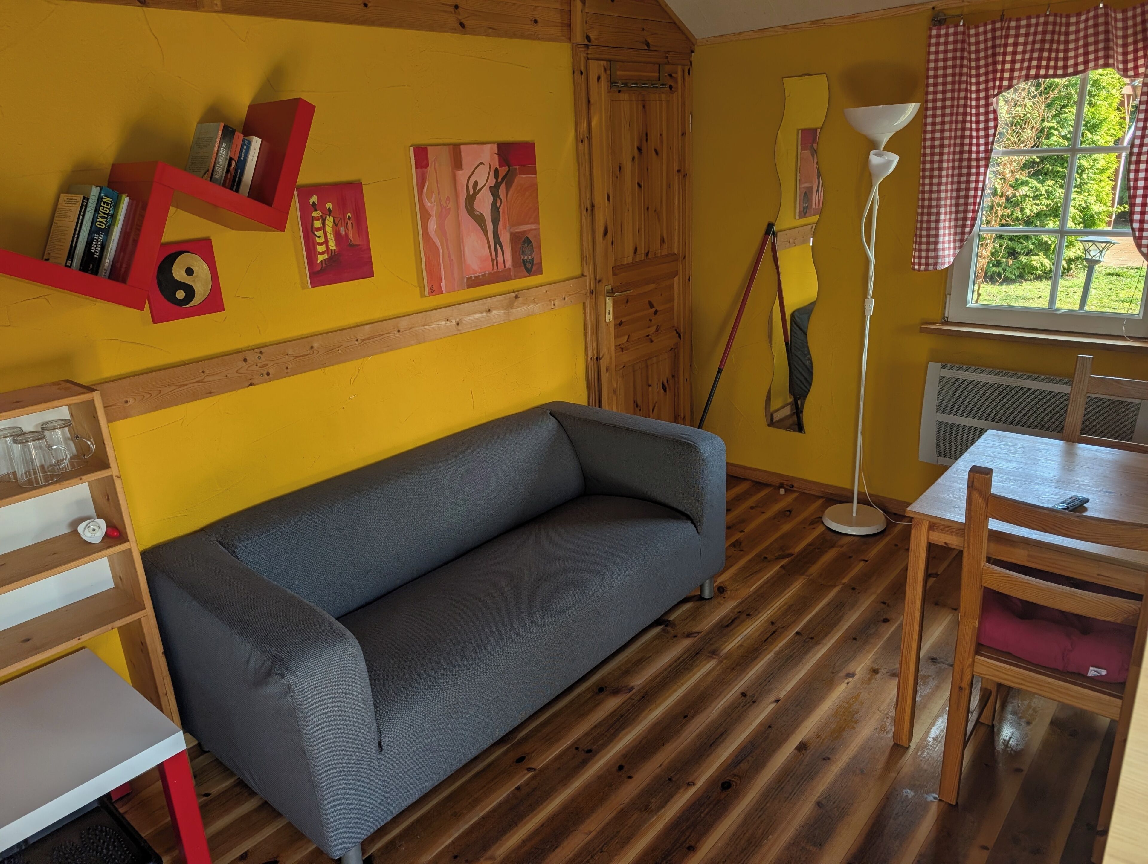 Fernseher, Tischtennisplatte