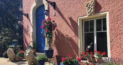 Schöne sonnige gemütliche Design Ferienwohnung zum Wohlfühlen mit 2 Schlafzimmer
