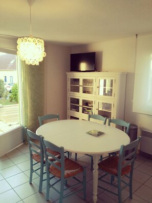 Dining - Holiday house, located area of ​​the pines in Stella Plages, near Le Touquet (Cucq)
