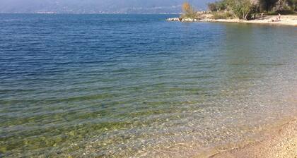 Villa La Limonaia, Garda, silent position in the green, great lake views