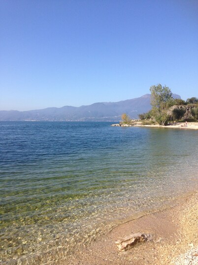 Villa La Limonaia, Garda,  silent position in the green, great lake views
