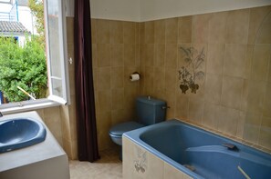 Bathtub