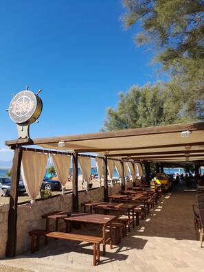Outdoor dining - Up to 6 persons one price, for whole house-floor.3.room.kitchen,washingm,dishwashingm.coffeem. (Vir)