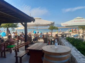 Outdoor dining - Up to 6 persons one price, for whole house-floor.3.room.kitchen,washingm,dishwashingm.coffeem. (Vir)