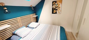 1 bedroom, iron/ironing board, WiFi, bed sheets - Charming Apartment - Downtown (Châteaubriant)