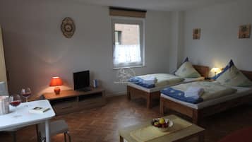 1 Schlafzimmer, Reisekinderbett, kostenloses WLAN, Bettwäsche