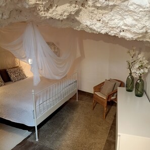 1 habitación, tabla de planchar con plancha, wifi gratis y ropa de cama