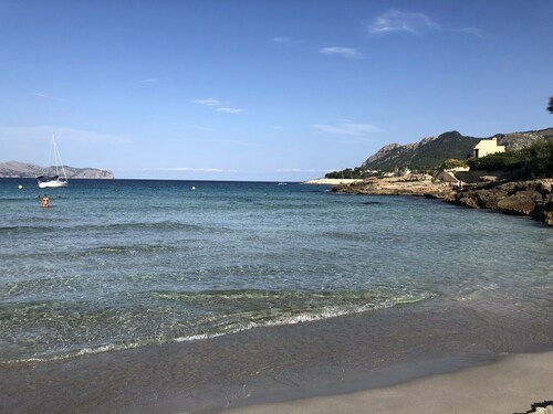 Quietly located 4-person vacation home with garden, roof terrace with sea view