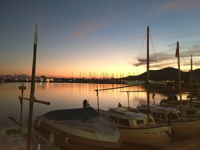 Casa tranquilamente situada para 4 personas con jardín, terraza con vistas al mar