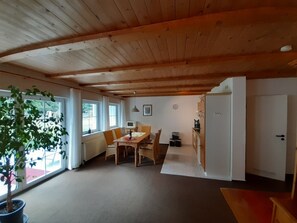 Dining - Pure vacation. Arrive and feel good, 2-5 pers. 80sqm, terrace, 2 bedrooms. W-lan (Walkenried)
