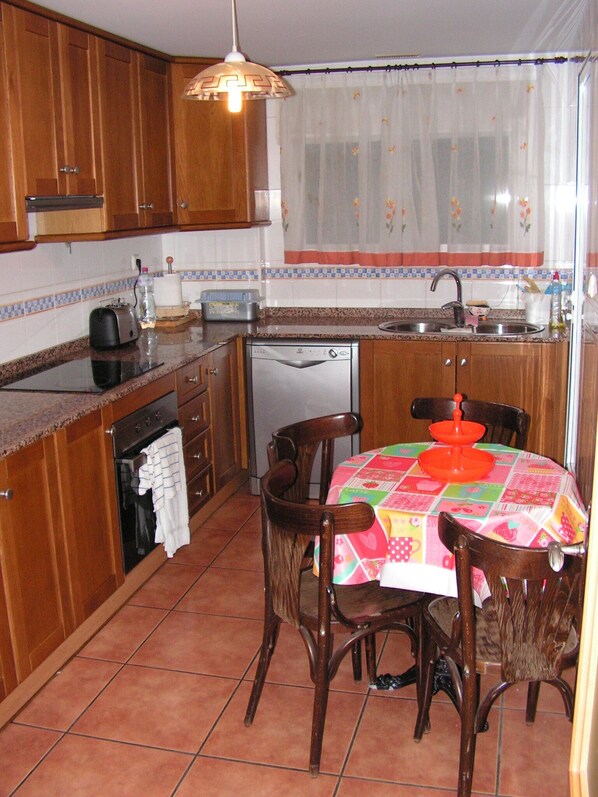 Réfrigérateur, lave-vaisselle