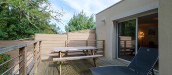 Pretty recent house, any comfort, in peace, in 500 m of the beach and the port.