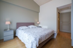 2 chambres, fer et planche à repasser, accès au Wi-Fi (inclus)