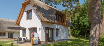 Feriehus Bellis perennis, eksklusivt utstyr med WiFi, peis og tilbygg