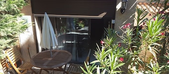 RENT STUDIO FURNITURE HYERES 45M2 ON 3 LEVELS