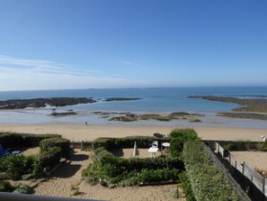 On the beach - 3 room apartment with direct access to Bonne Source beach (Pornichet)