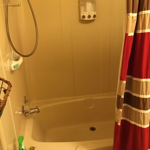 Combined shower/tub, hair dryer, towels, soap - Fancy Gap Mountain Escape  (Fancy Gap)