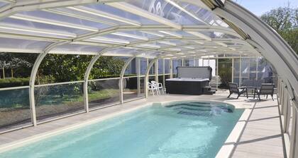 HOUSE 4 PERS + SPA + HEATED POOL CALM & REST IN MARAIS POITEVIN VENDEE